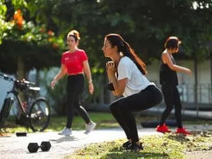 Outdoor HIIT class 